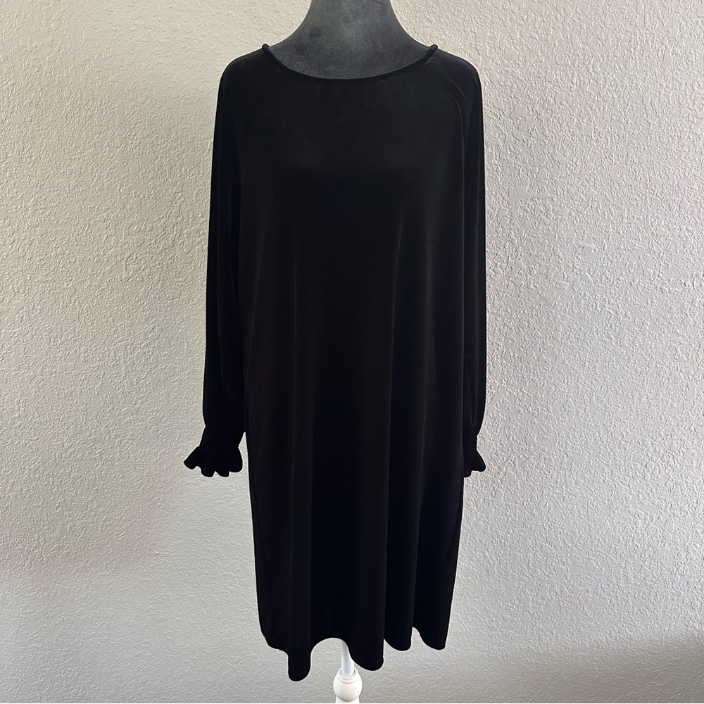Black Velvet Dress | Size M | Ruffled Long Sleeves